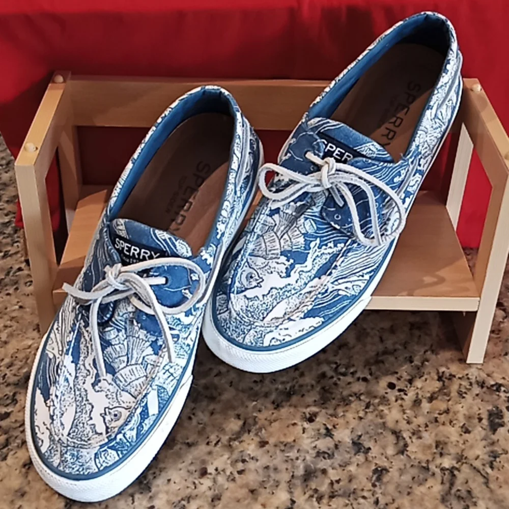SPERRY Top Sider Men's Bahama Coral Print. Blue & White. Boat Shoes. Size 8.